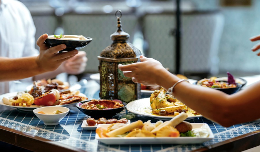 Les meilleurs aliments à manger pendant le jeûne au Ramadan, selon les experts en nutrition